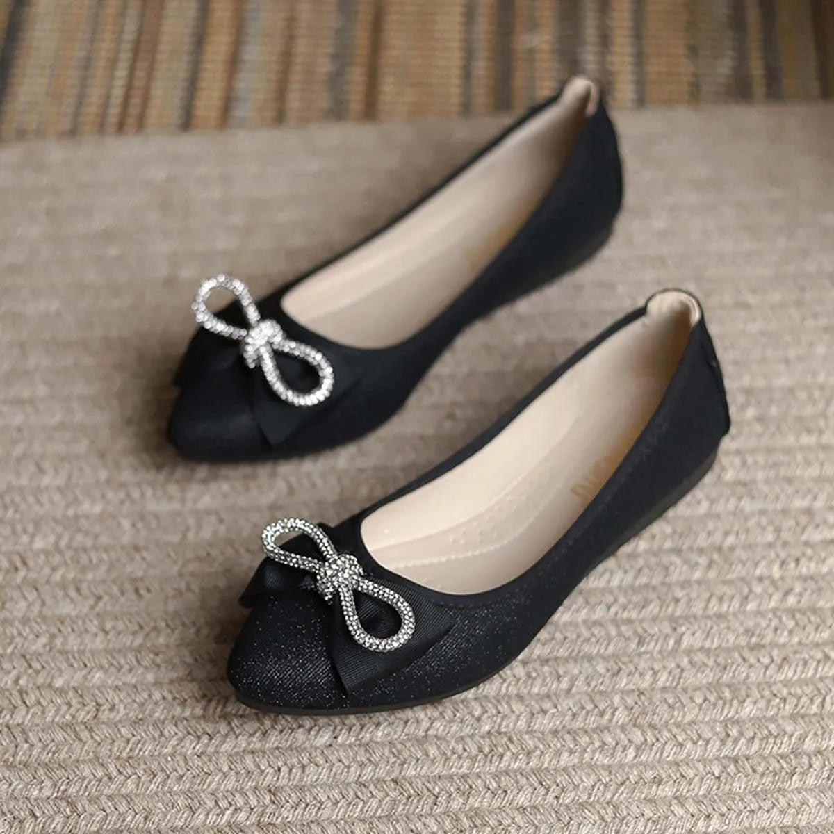 JOEupin Women's Pointed Toe Dress Flats Comfort Slip On Foldable Ballet Flat Shoes Soft with Bowknot